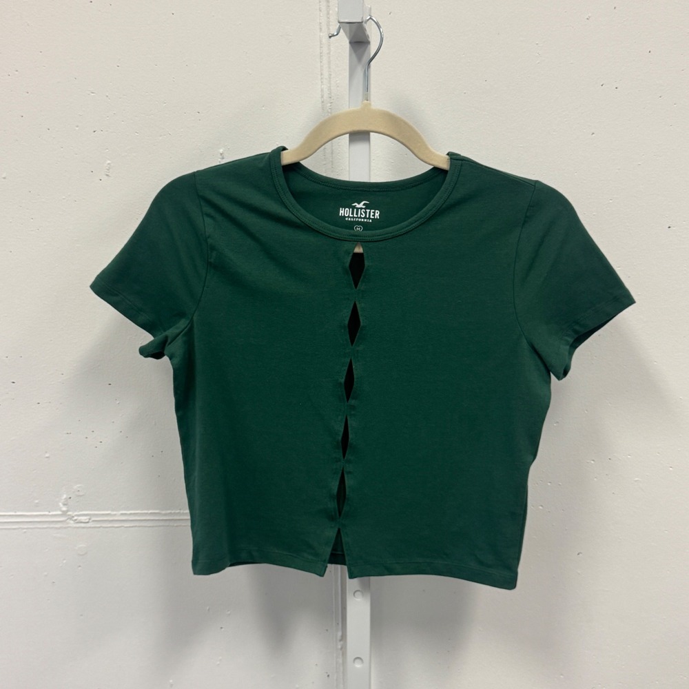 Hollister Women's Forest Green Front Cutout Short Sleeve Crop Top T-shirt Medium